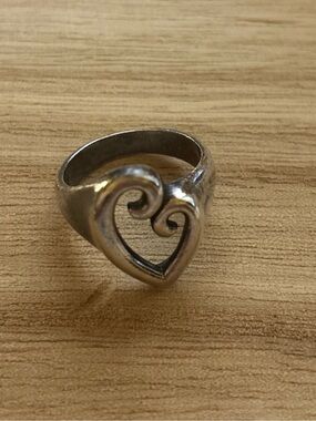 James Avery Silver Heart Scroll Ring